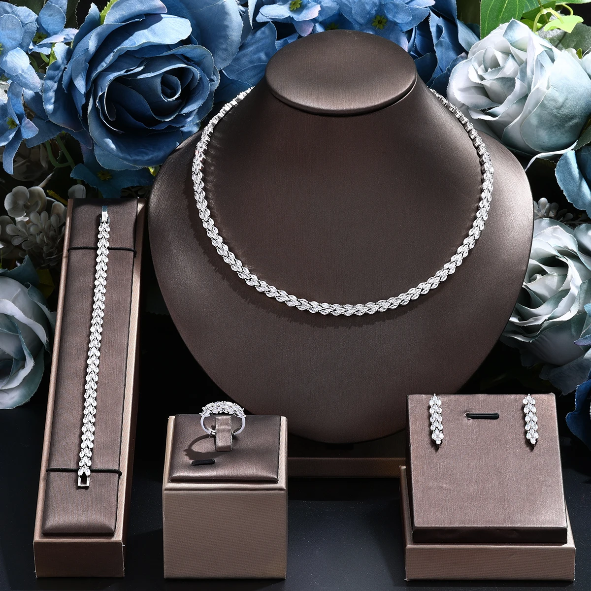 Trendy Fashion 4PCS Luxury Waterdrop Indian Jewelry Sets For Women Wedding Party Indian Dubai Bridal jewelry Sets
Trendy Fashion 4PCS Luxury Waterdrop Indian Jewelry Sets For Women Wedding Party Indian Dubai Bridal jewelry Sets