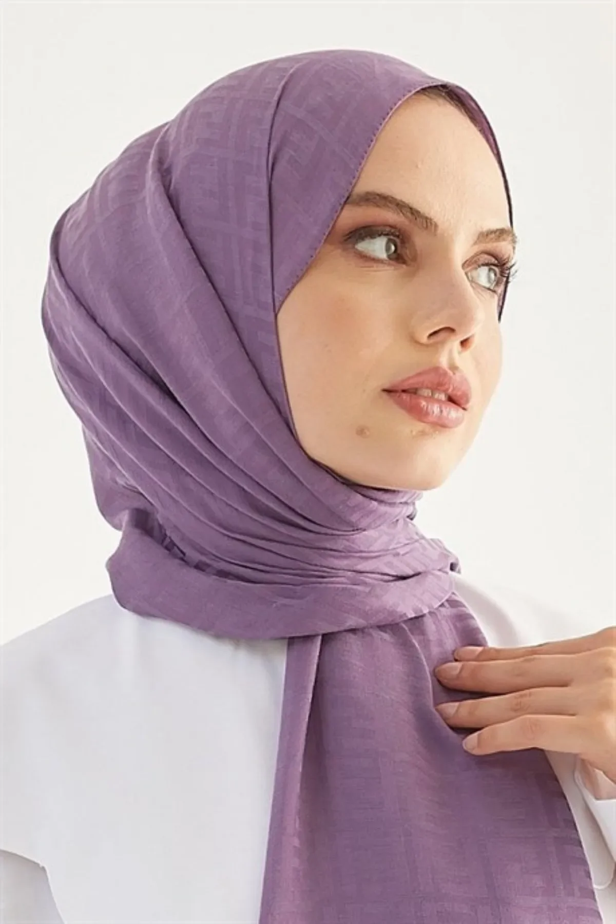 Women's Hijab Silky Cotton Jacquard F Pattern Shawl Women's Scarf Models Sweatproof Hijab Shawl
Women's Hijab Silky Cotton Jacquard F Pattern Shawl Women's Scarf Models Sweatproof Hijab Shawl