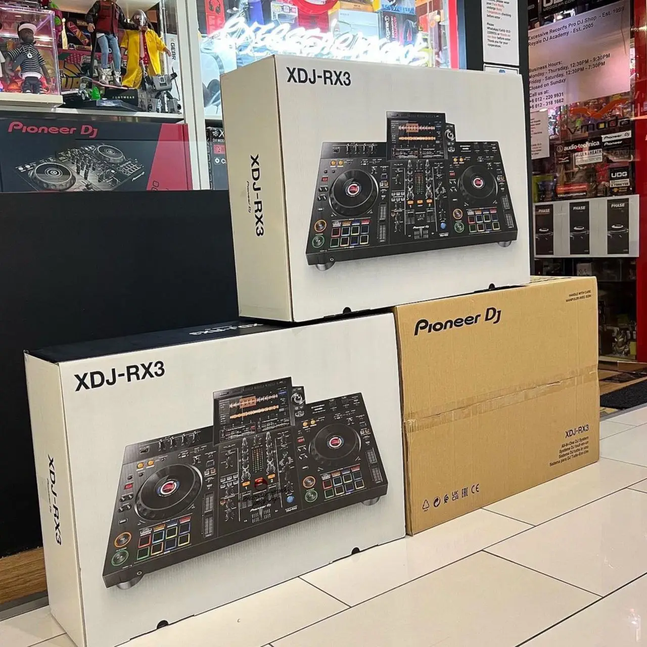 HOT SELLING XDJ-RX3 All-in-One 2-Ch Performance DJ System rekordbox / Serato
HOT SELLING XDJ-RX3 All-in-One 2-Ch Performance DJ System rekordbox / Serato