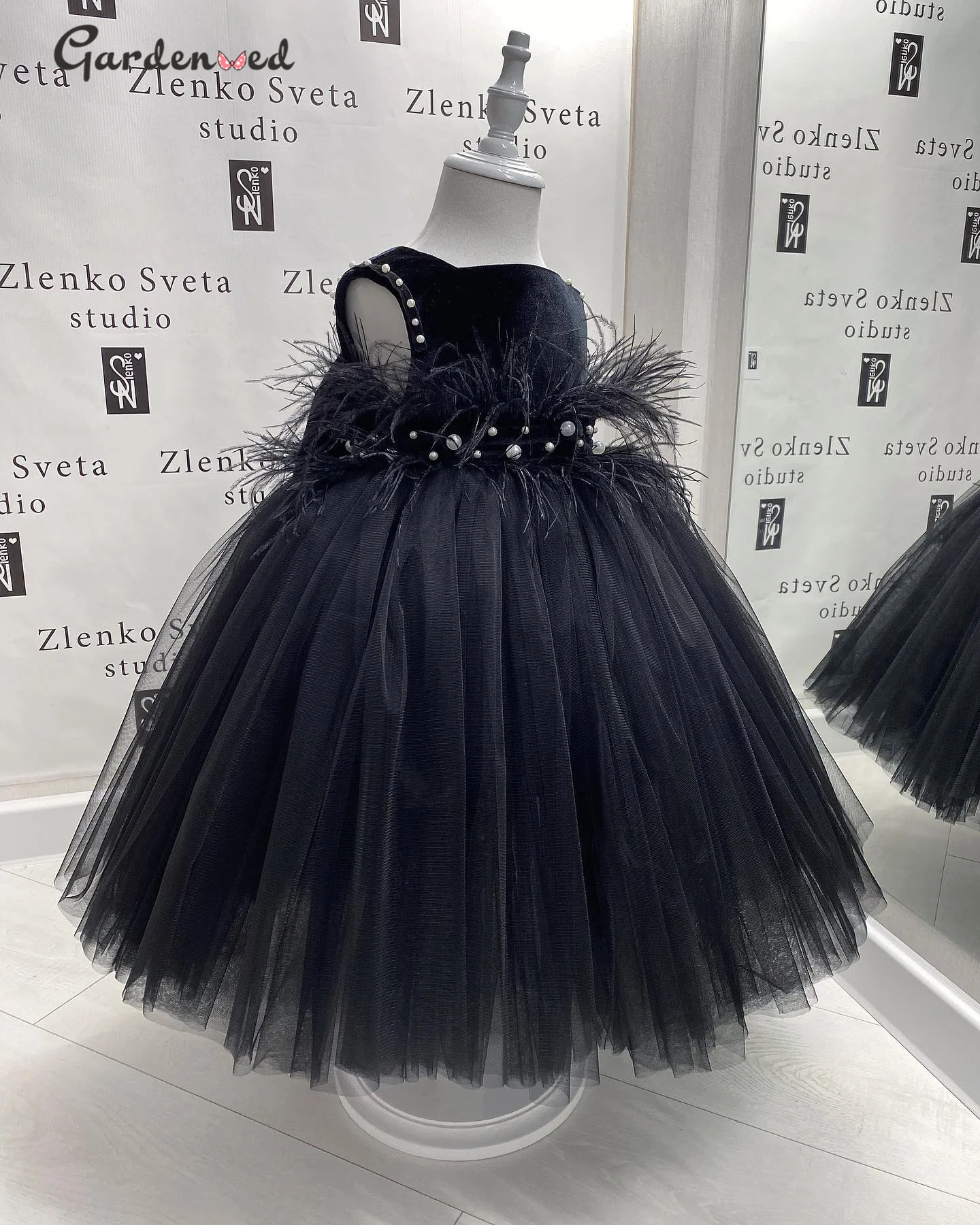 Black Puffy Flower Girl Dress Girls Princess Wedding Party Dress A Line Girl Princess Dress Wedding with Feather
Black Puffy Flower Girl Dress Girls Princess Wedding Party Dress A Line Girl Princess Dress Wedding with Feather