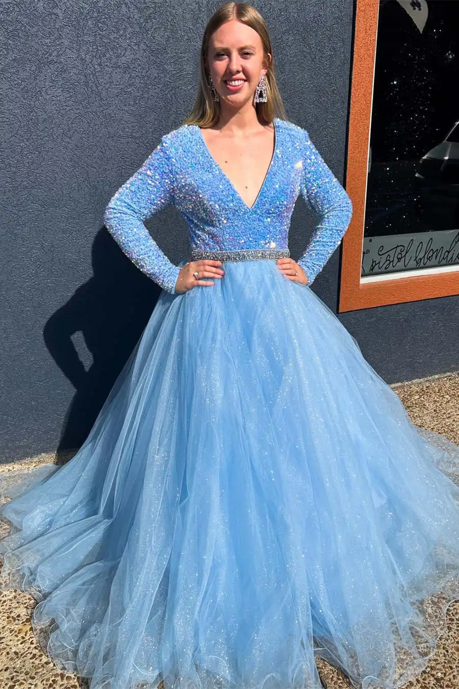 V-Neck Light Blue Sequin Long Sleeves A-Line Prom Dress Long Formal Dress Floor-length Vestido De Noche for Women
V-Neck Light Blue Sequin Long Sleeves A-Line Prom Dress Long Formal Dress Floor-length Vestido De Noche for Women