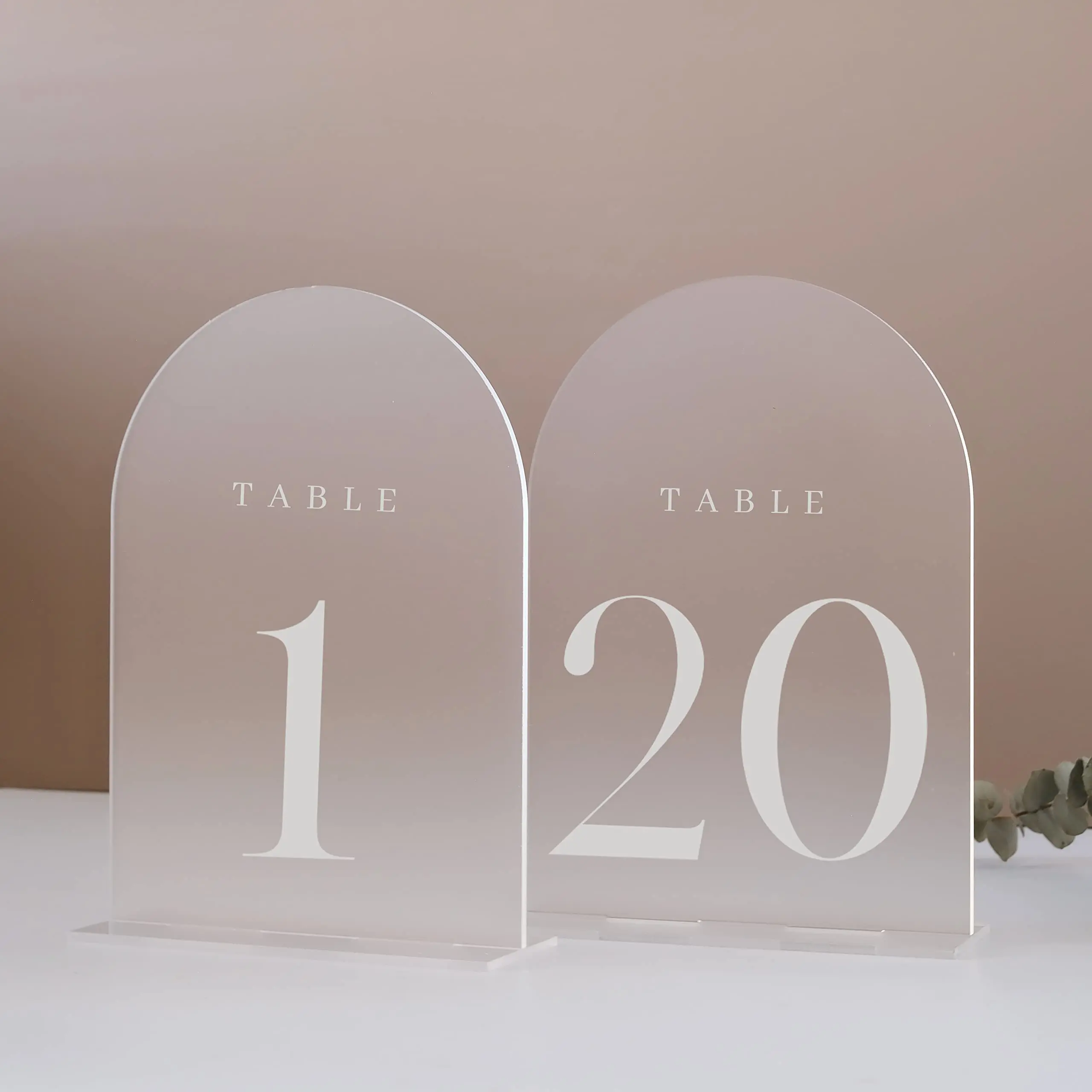 Frosted Arch Acrylic Table Signs with Holder Acrylic Table Numbers 1-20, Perfect for Wedding Table Centerpiece Decoration
Frosted Arch Acrylic Table Signs with Holder Acrylic Table Numbers 1-20, Perfect for Wedding Table Centerpiece Decoration