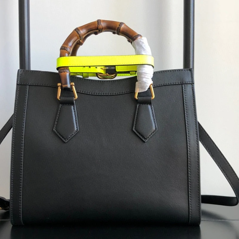 High quality genuine leather women tote bag Luxury brands fashion women handbag Bamboo Handheld Women Fashion Shoulder Bag
High quality genuine leather women tote bag Luxury brands fashion women handbag Bamboo Handheld Women Fashion Shoulder Bag