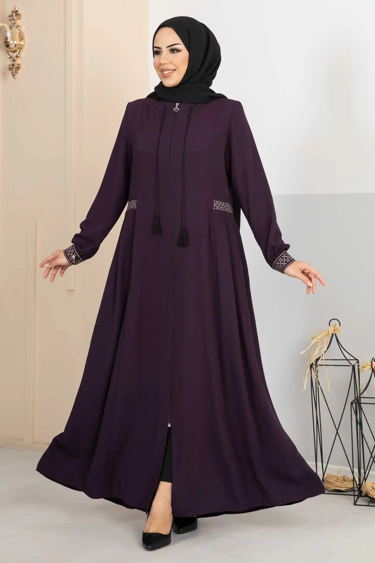 

Women Long Sleeve Abaya Muslim female dress Side Pleated Embroidered Hijab Maxi Kaftan Female Dress Zippered Abaya Turkey Dubai