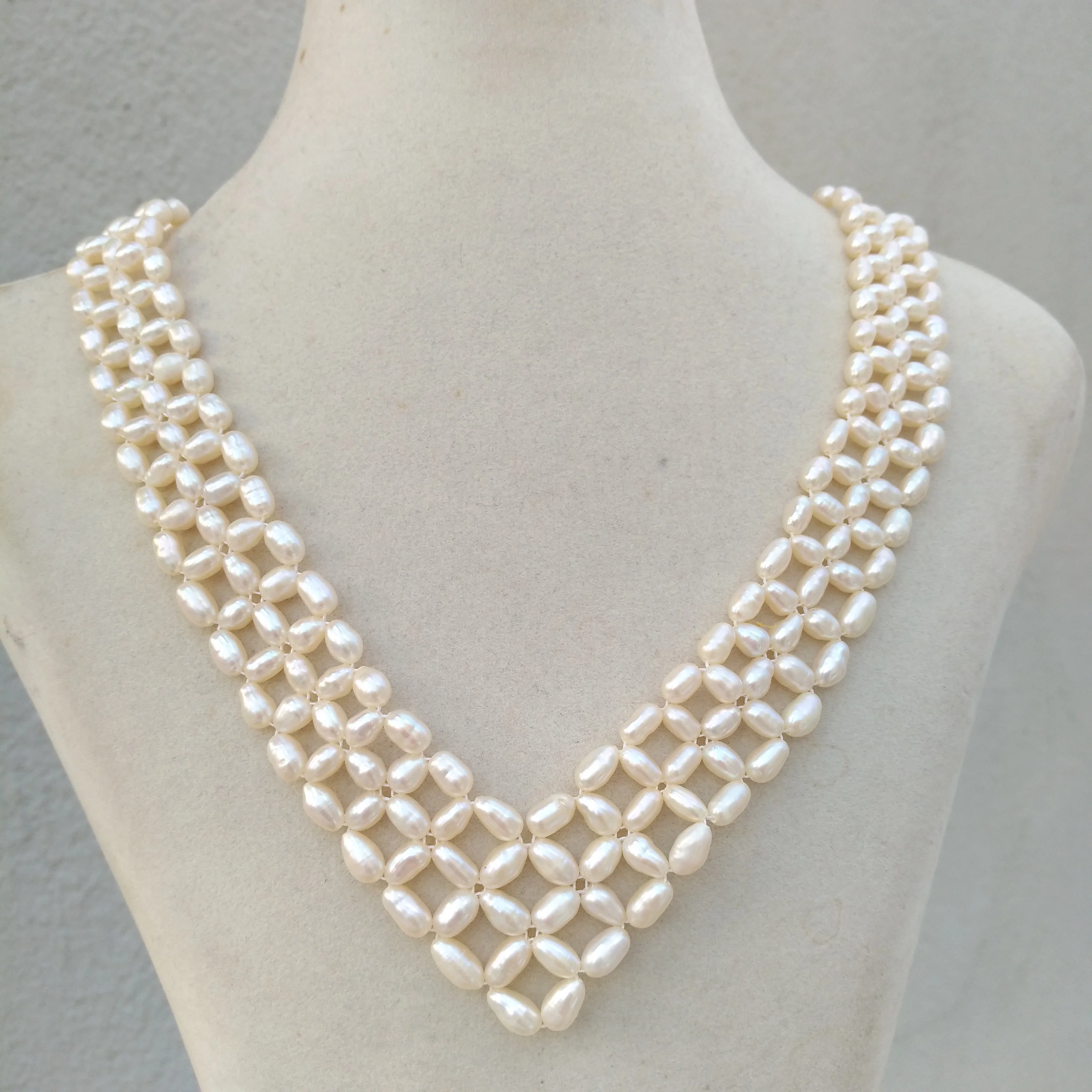 Dainty Trendy Hand-kintted South Sea White Real Mini Pearl Scarf Shape Necklace 14k Gold Free Shipping&Any Occasion
Dainty Trendy Hand-kintted South Sea White Real Mini Pearl Scarf Shape Necklace 14k Gold Free Shipping&Any Occasion