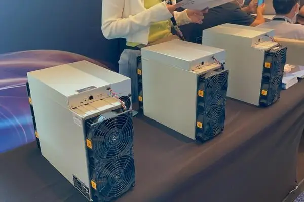 

BUY 2 GET 1 FREE Bitmain Antminer S19 XP 141Th BTC Bitcoin , 3010W Power Consumption Asic Miner With PSU YYY