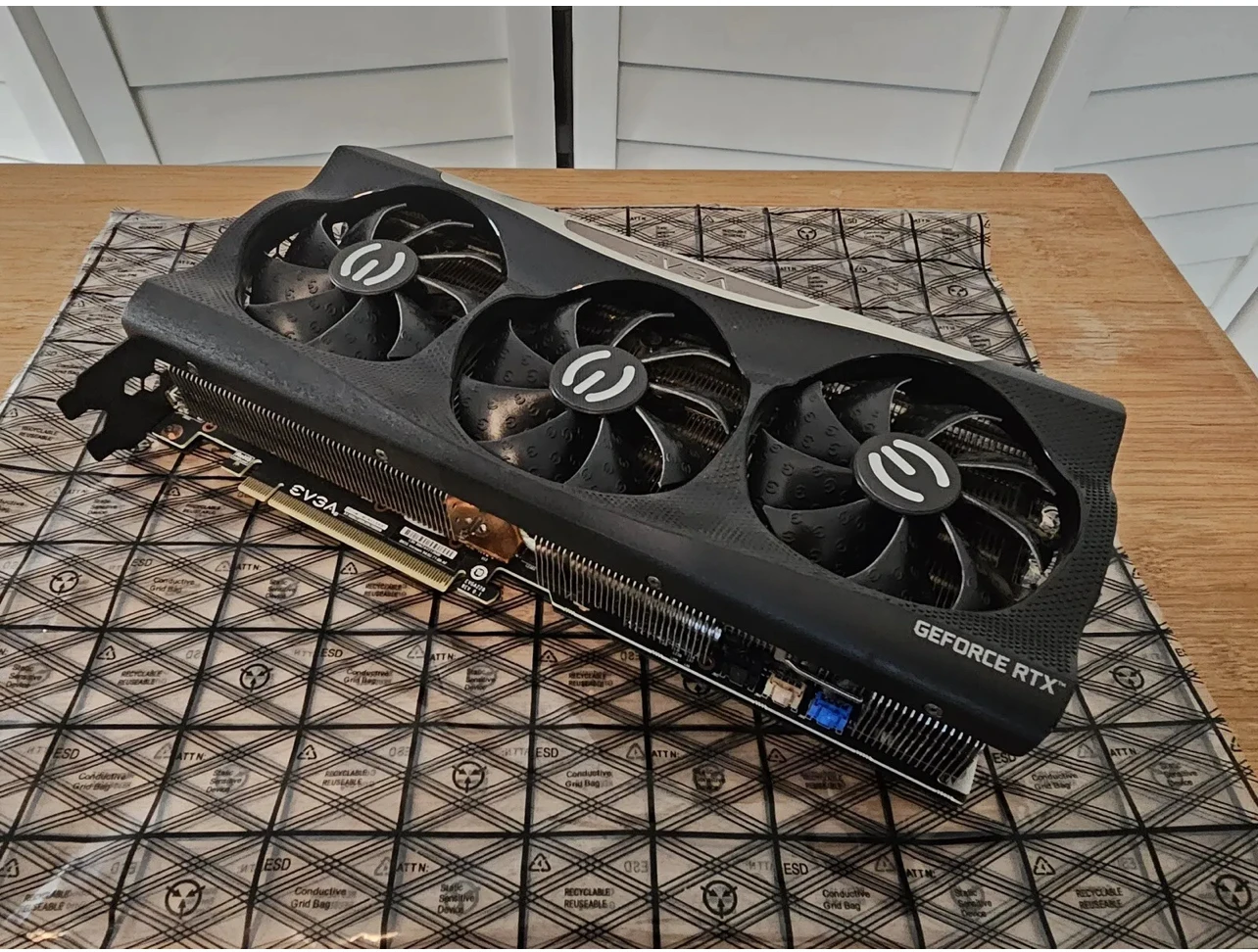 Купите 3 и получите 2 бесплатные графические карты EVGA GeForce RTX 3080 FTW3 ULTRA GAMING 12 Гб GDDR6X
Купите 3 и получите 2 бесплатные графические карты EVGA GeForce RTX 3080 FTW3 ULTRA GAMING 12 Гб GDDR6X