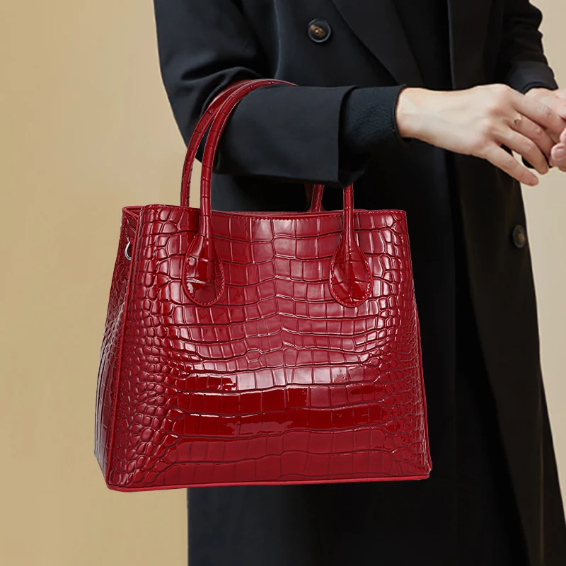 

2024 New Genuine Leather Crocodile Pattern Women's Bag High Grade High Capacity Mom's Handbag Cowhide Crossbody Bag for Women