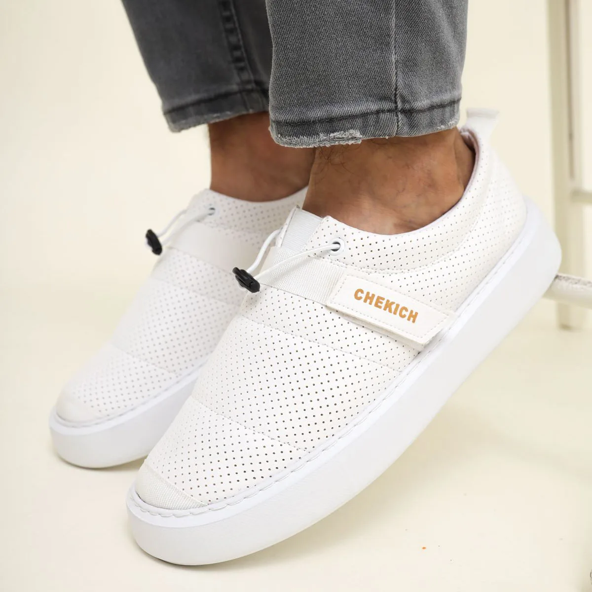 Chekich Men's Sneakers White Color Artificial Leather Summer Spring Season High Quality White Sole Casual Fashion CH147 BT
Chekich Men's Sneakers White Color Artificial Leather Summer Spring Season High Quality White Sole Casual Fashion CH147 BT