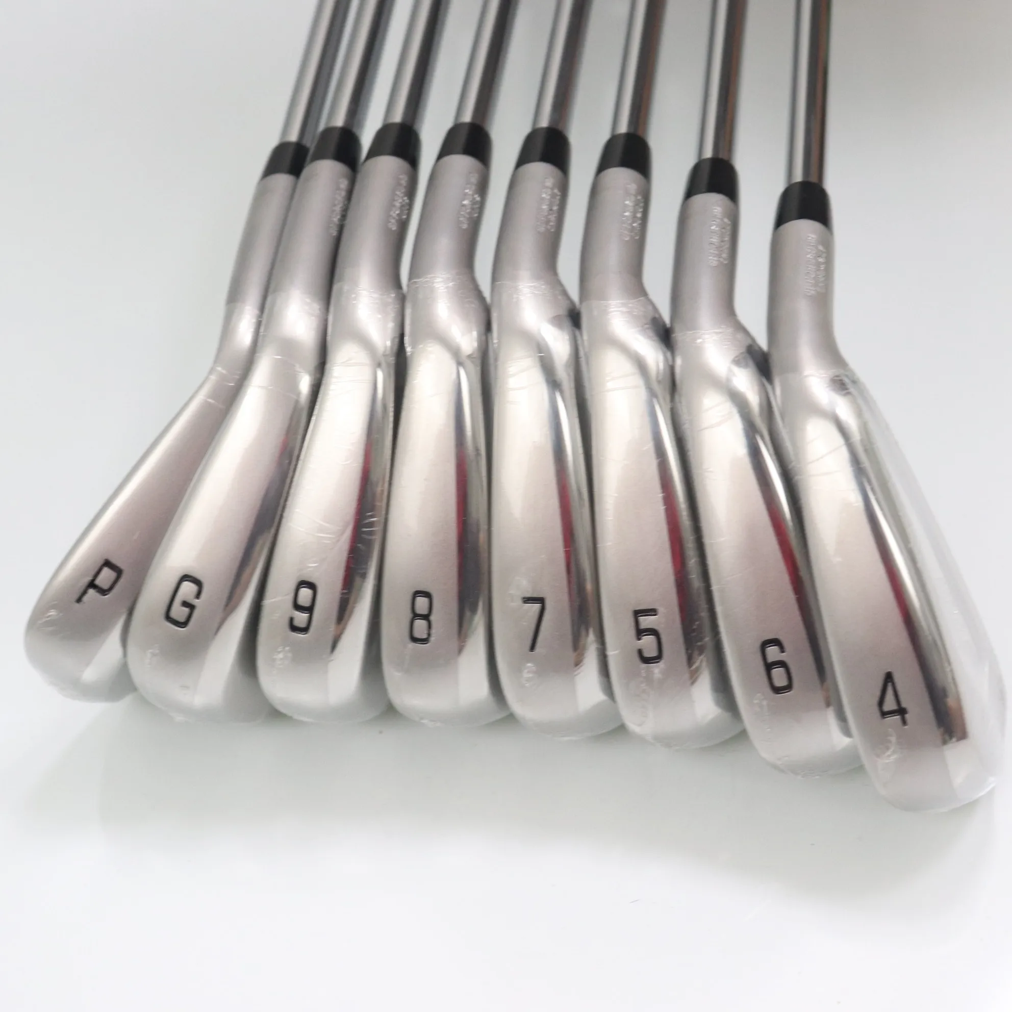 

Mens 921 Golf Iron Set 921 Golf Clubs Silver Heads 8pcs Soft Iron With Graphite/Steel Shaft With Headcovers