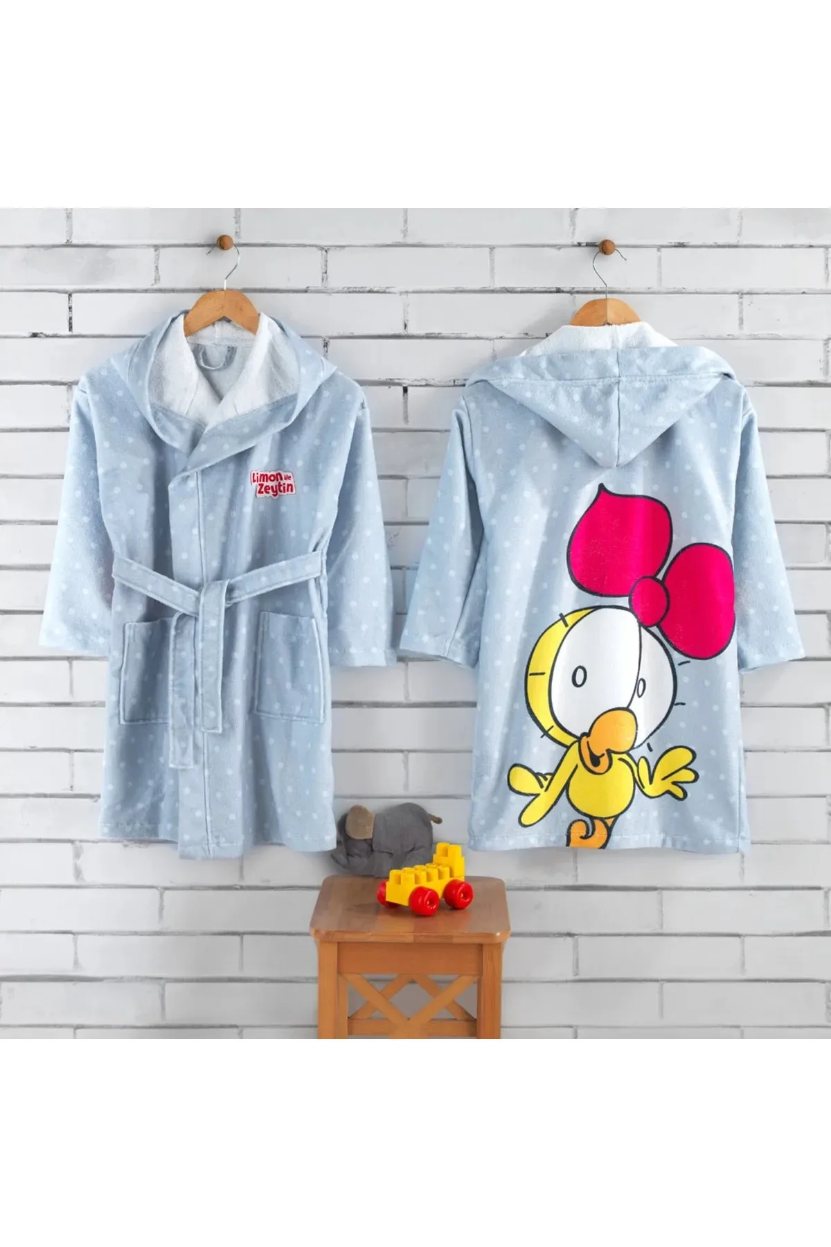 Gray, Licensed Children's Bathrobe Set Enjoy Luxurious Comfort. Our Product is Produced From 100% Cotton Yarn.
Gray, Licensed Children's Bathrobe Set Enjoy Luxurious Comfort. Our Product is Produced From 100% Cotton Yarn.