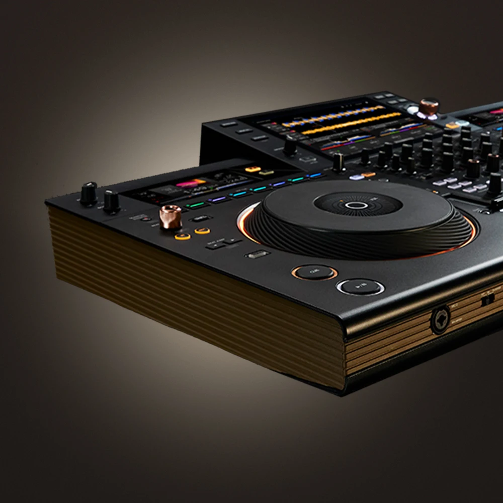 Свежая скидка, новое качество, оригинальная четырехканальная DJ-система Pioneer DJ OPUS-QUAD с наушниками.
Свежая скидка, новое качество, оригинальная четырехканальная DJ-система Pioneer DJ OPUS-QUAD с наушниками.