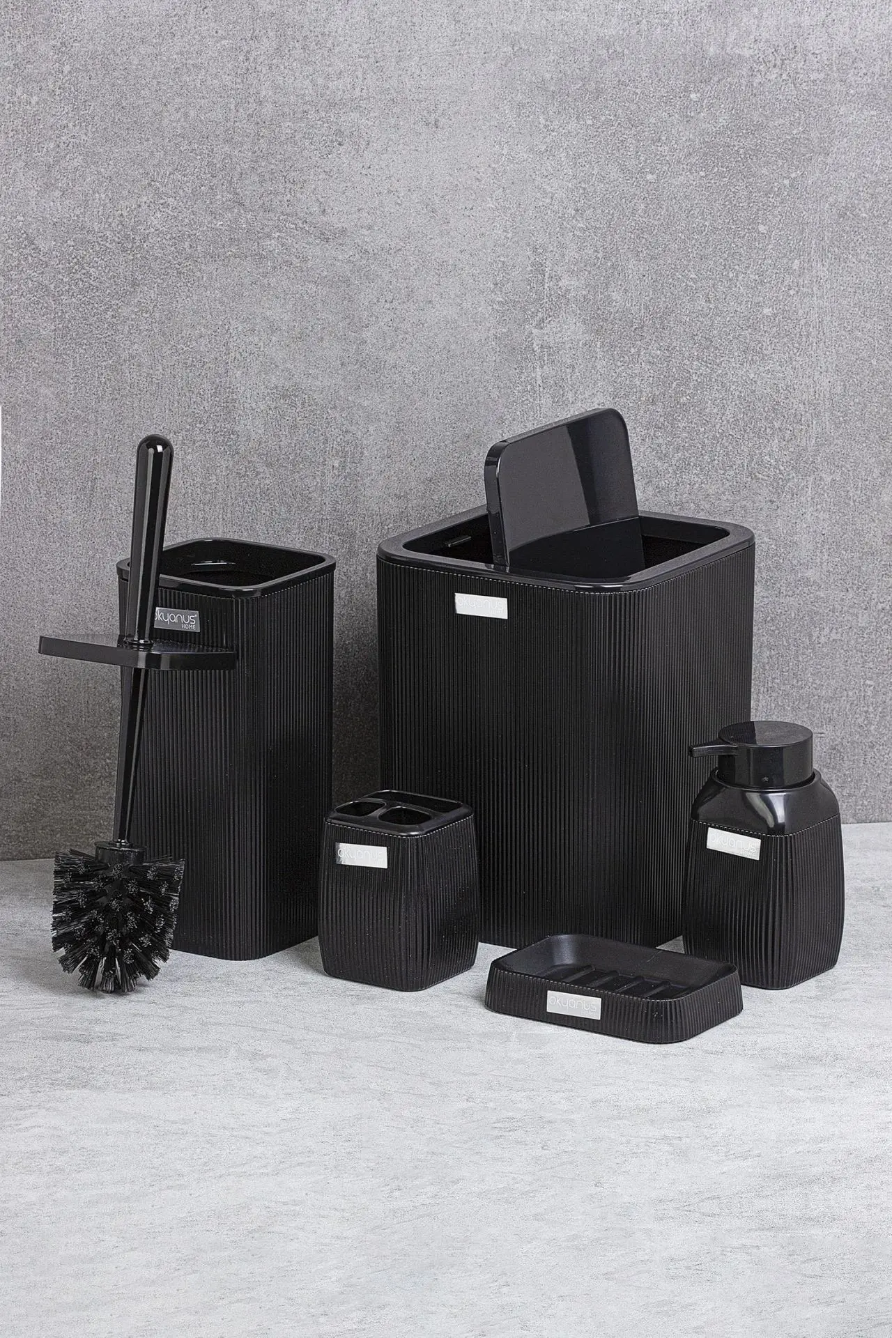 OceanLand Straight Striped Square 5 Pieces Bathroom Set Toilet Brush Dispenser Dustbin Hard Plastic
OceanLand Straight Striped Square 5 Pieces Bathroom Set Toilet Brush Dispenser Dustbin Hard Plastic