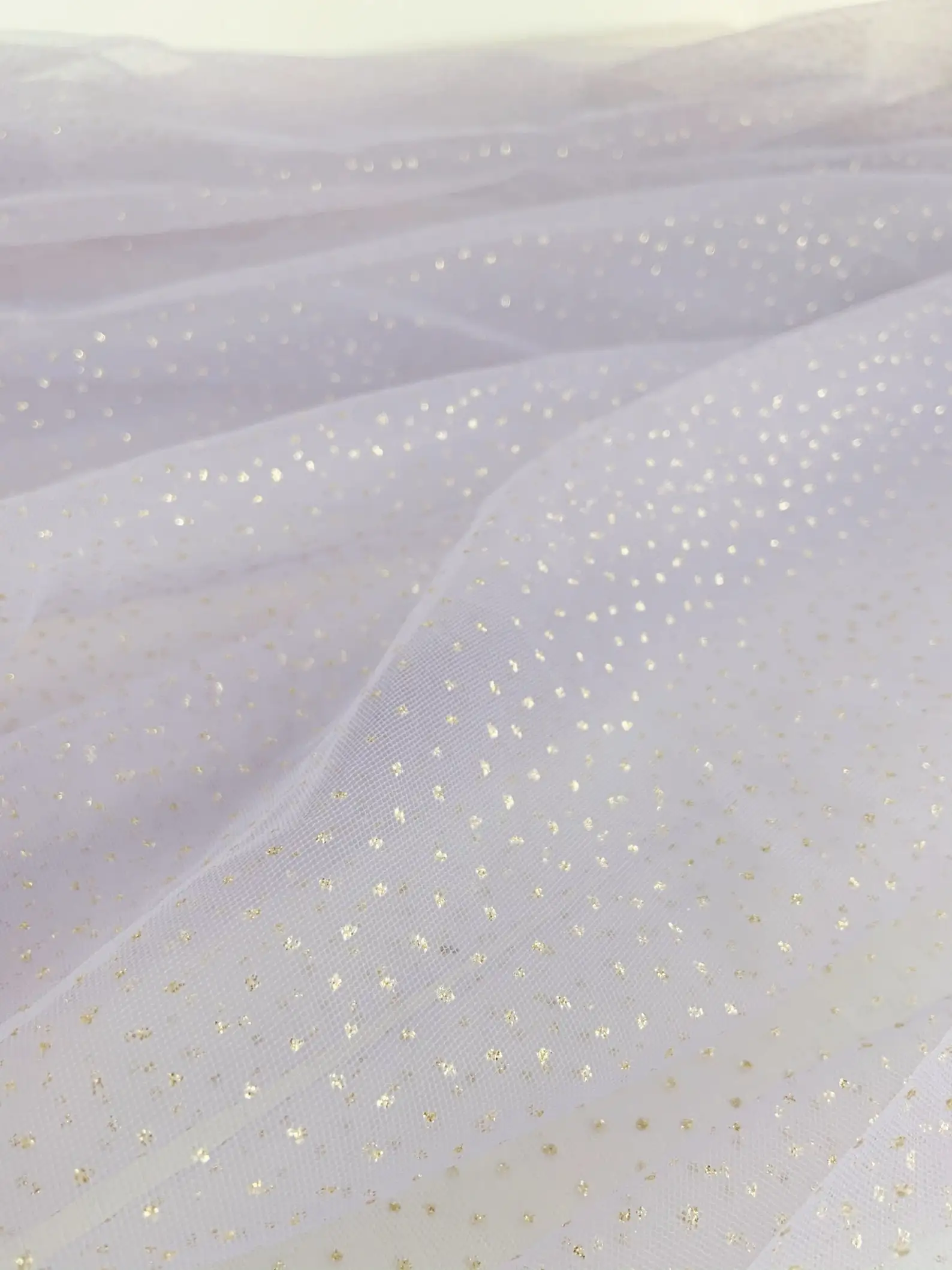5 yrds Sparkle Tulle Fabric with Glitter Mesh Fabric For DIY Wedding Dress Veil Curtain Petticoat Tutu Decoration
5 yrds Sparkle Tulle Fabric with Glitter Mesh Fabric For DIY Wedding Dress Veil Curtain Petticoat Tutu Decoration