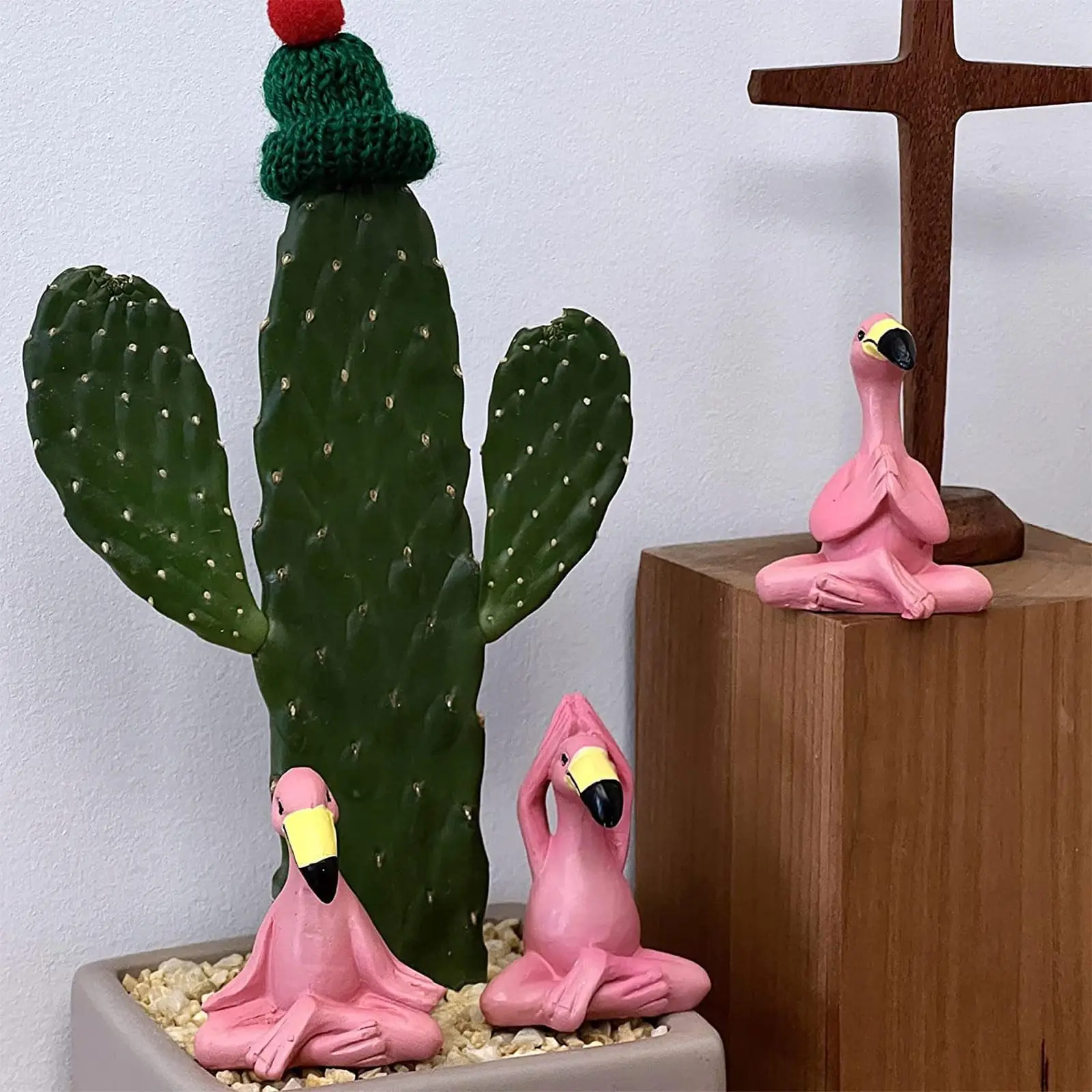 

3 Pieces Flamingo Figures Pink Decorative Crafts for Outdoor Garden Unique Tabletop Yoga Room Ornament Decors Statue Ornaments
