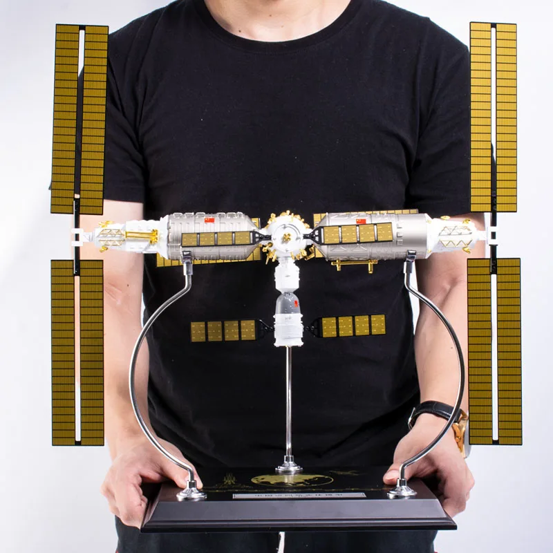 China Space Station Chinese manned space project Tiangong space station 1/100 scale model Alloy
China Space Station Chinese manned space project Tiangong space station 1/100 scale model Alloy