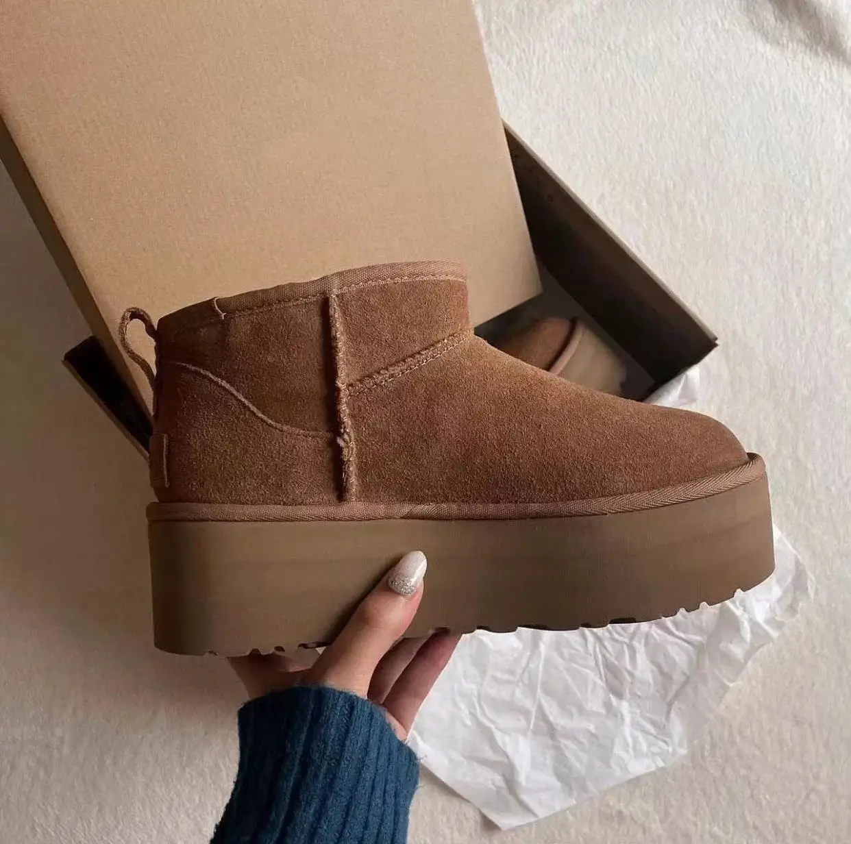 New Designer Brands Winter Snow Boots - Classic Women's/Men's Australian Tasman Tazz Slipper Wool Warm Fur Shoes 3281
New Designer Brands Winter Snow Boots - Classic Women's/Men's Australian Tasman Tazz Slipper Wool Warm Fur Shoes 3281