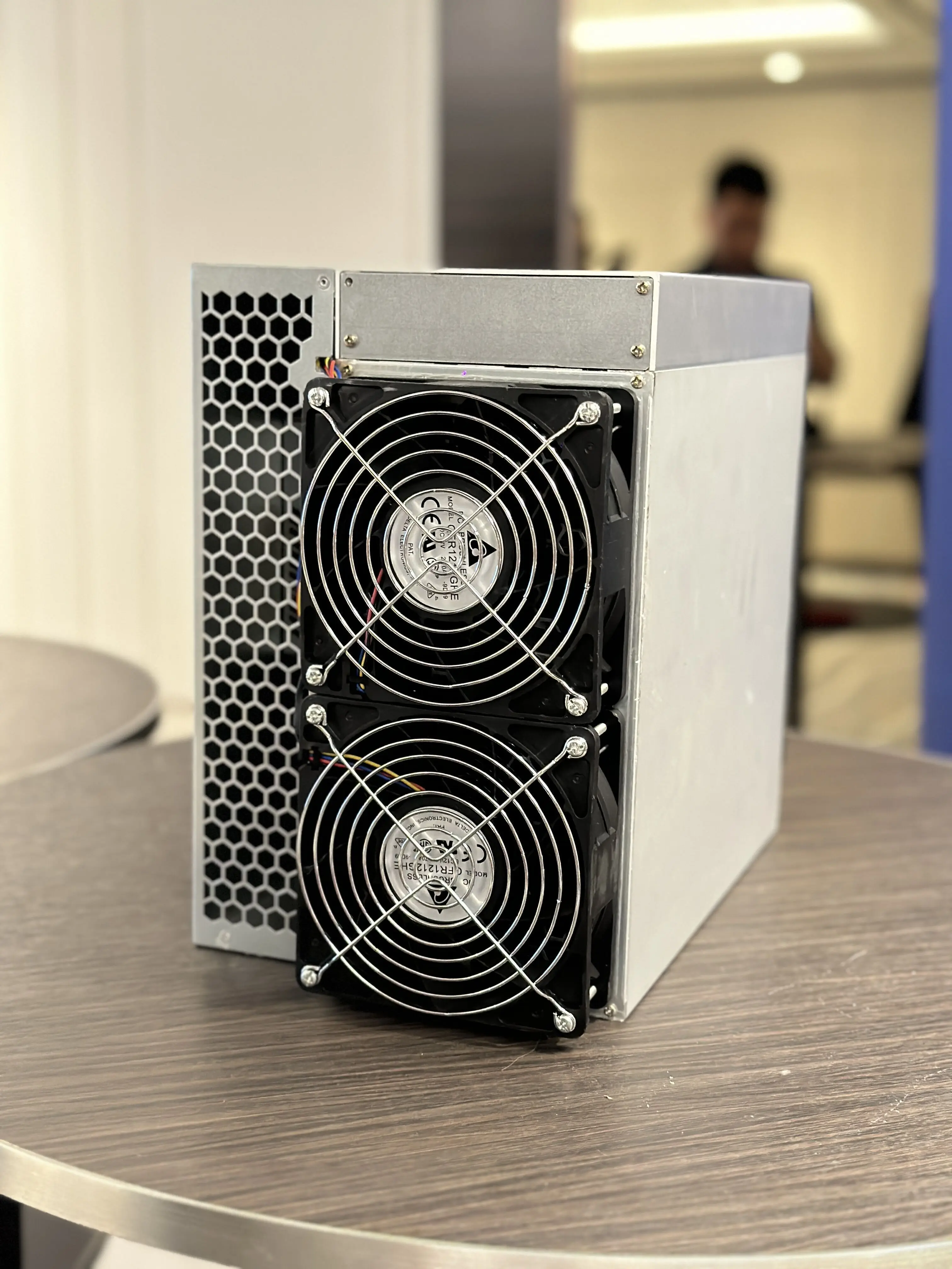 Совершенно новый ICERIVER KAS KS3 6-й 3400 Вт (± 10%), алгоритм KHeavyHash для майнинга с блоком питания
Совершенно новый ICERIVER KAS KS3 6-й 3400 Вт (± 10%), алгоритм KHeavyHash для майнинга с блоком питания