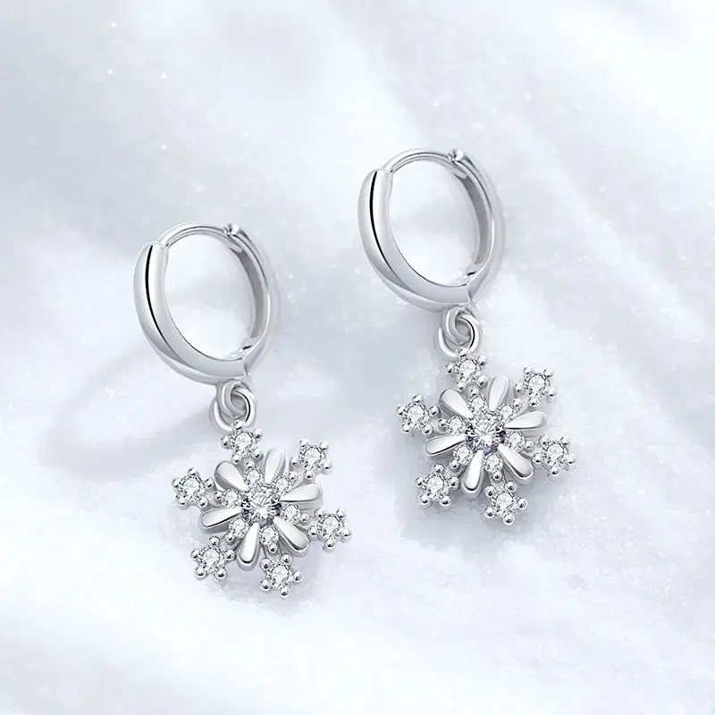 

OEING women's earrings, furry snowflake earrings, s925 silver earrings, niche design, Chinese Valentine's Day fashion jewelry