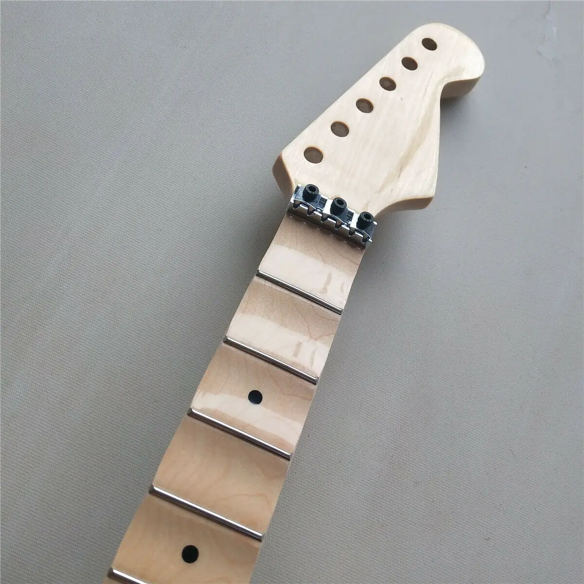 25.5inch Full scalloped Guitar Neck 22 Fret Maple Fretboard Dot Inlay Gloss for DIY New Replacement
25.5inch Full scalloped Guitar Neck 22 Fret Maple Fretboard Dot Inlay Gloss for DIY New Replacement