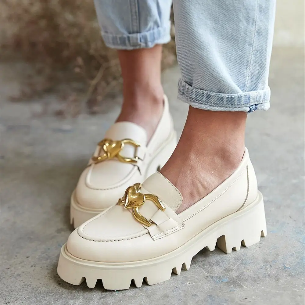 Sweety Genuine Leather Platform Thick Light Base Gold Heart Detailed Women's Loafer Poshnmore Beige Sax Blue Black Oxford
Sweety Genuine Leather Platform Thick Light Base Gold Heart Detailed Women's Loafer Poshnmore Beige Sax Blue Black Oxford