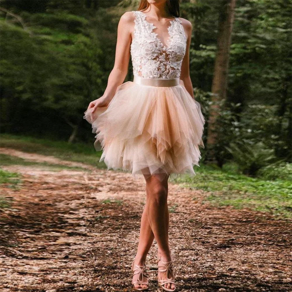 Elegant Tulle Short Cocktail Dresses V-Neck Applique With Belt Puffy A-Line Mini Backless Homecoming Prom Party Gowns Customize
Elegant Tulle Short Cocktail Dresses V-Neck Applique With Belt Puffy A-Line Mini Backless Homecoming Prom Party Gowns Customize