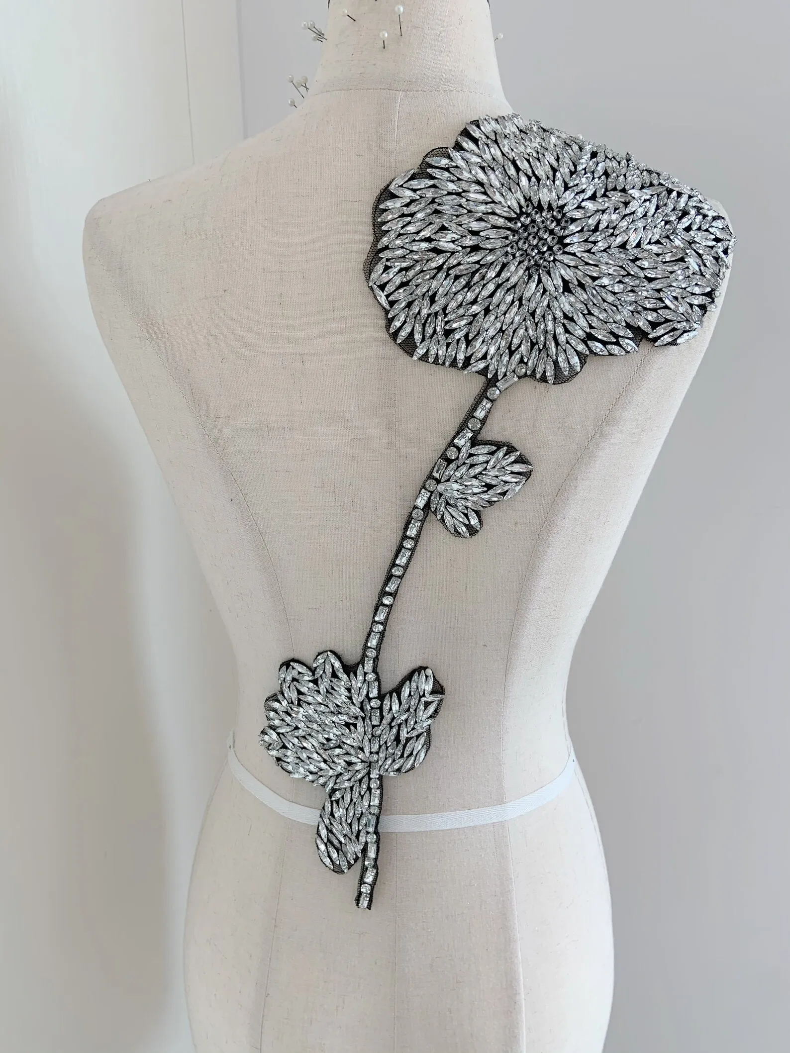 Rhinestone Applique for Blazers Corset, Costume, Large Crystal Patch,Haute Couture Supplie
Rhinestone Applique for Blazers Corset, Costume, Large Crystal Patch,Haute Couture Supplie