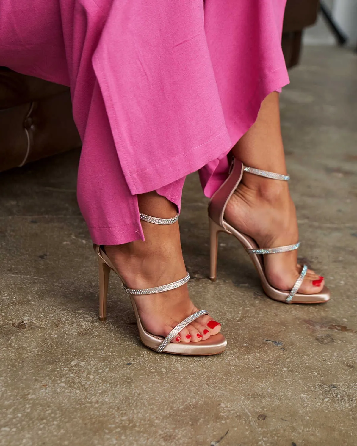 Loop Inner Genuine Leather Outer Satin Faux Leather Laser Bonded Glass Stripe Ankle Strap Thin High Heels Women's Sandals Poshnm
Loop Inner Genuine Leather Outer Satin Faux Leather Laser Bonded Glass Stripe Ankle Strap Thin High Heels Women's Sandals Poshnm