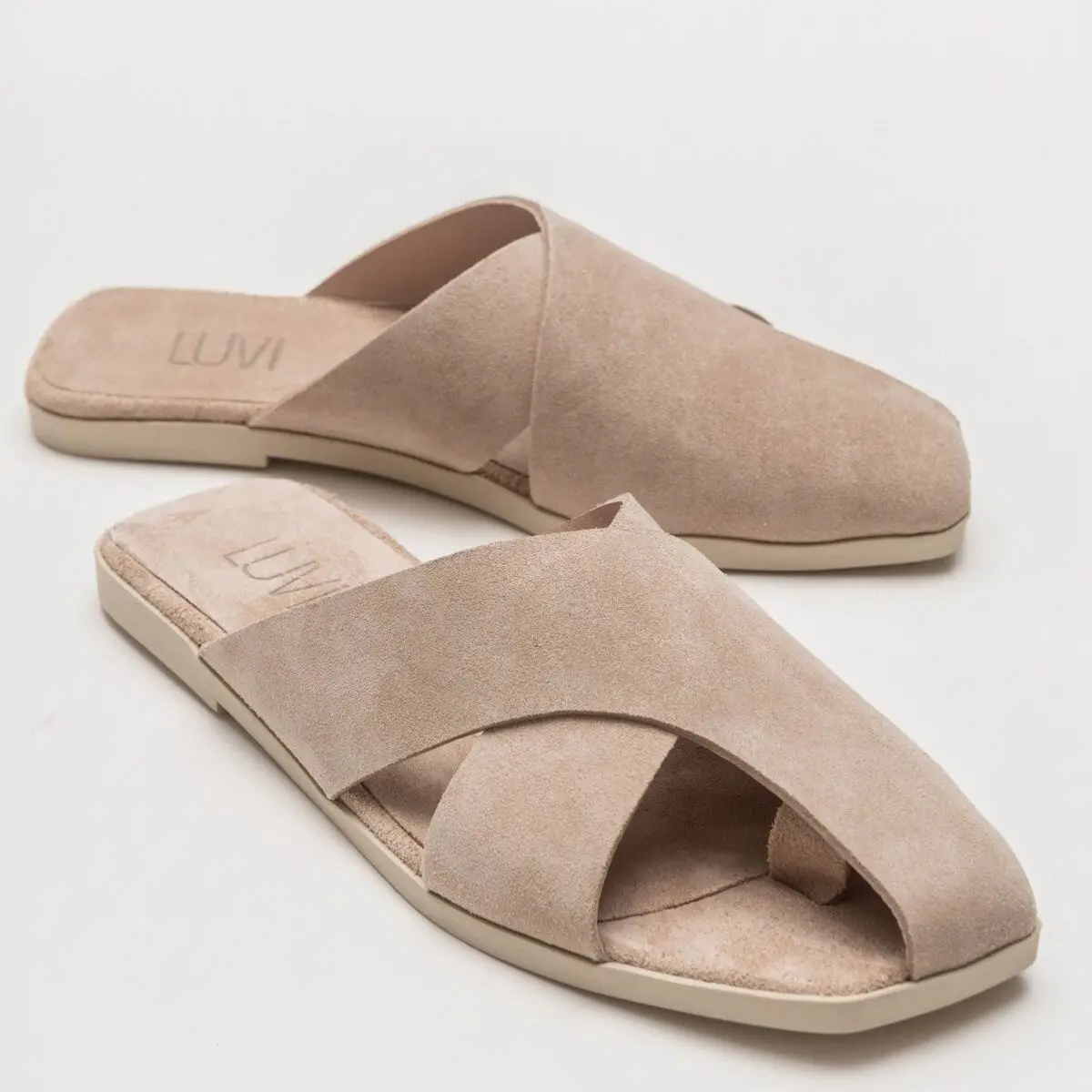 Land interior Exterior Genuine Leather Suede Flip-Flops Style Flat Sole Women's Slippers Beige Tan Brown Black Color Rubber Sole
Land interior Exterior Genuine Leather Suede Flip-Flops Style Flat Sole Women's Slippers Beige Tan Brown Black Color Rubber Sole
