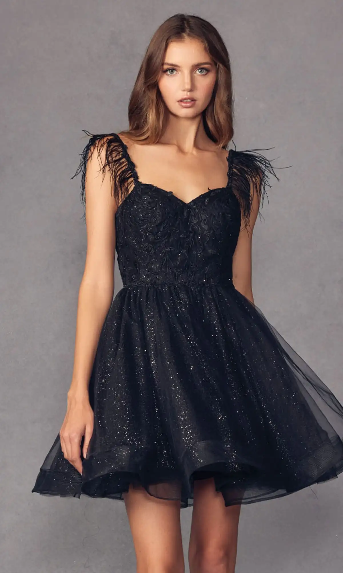 Spaghetti Strap Sequin Mini Homecoming Dress Teens Glitter Tulle Cocktail Party Ball Gown Feather Short Prom Dresses Appliques
Spaghetti Strap Sequin Mini Homecoming Dress Teens Glitter Tulle Cocktail Party Ball Gown Feather Short Prom Dresses Appliques