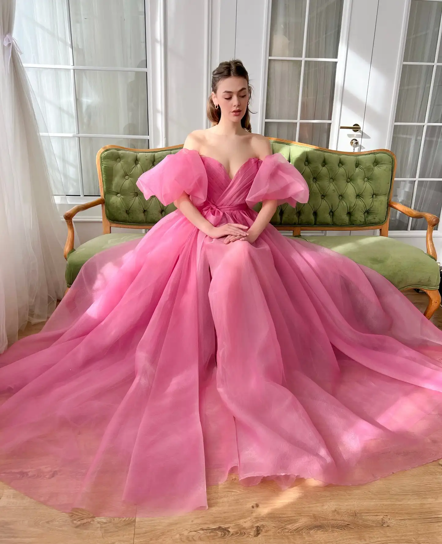 

Sweetheart Off Shoulder Organza Long Prom Dress Puffy Short Sleeve A Line Evening Party Gown With Bow Slit Graduation Gown