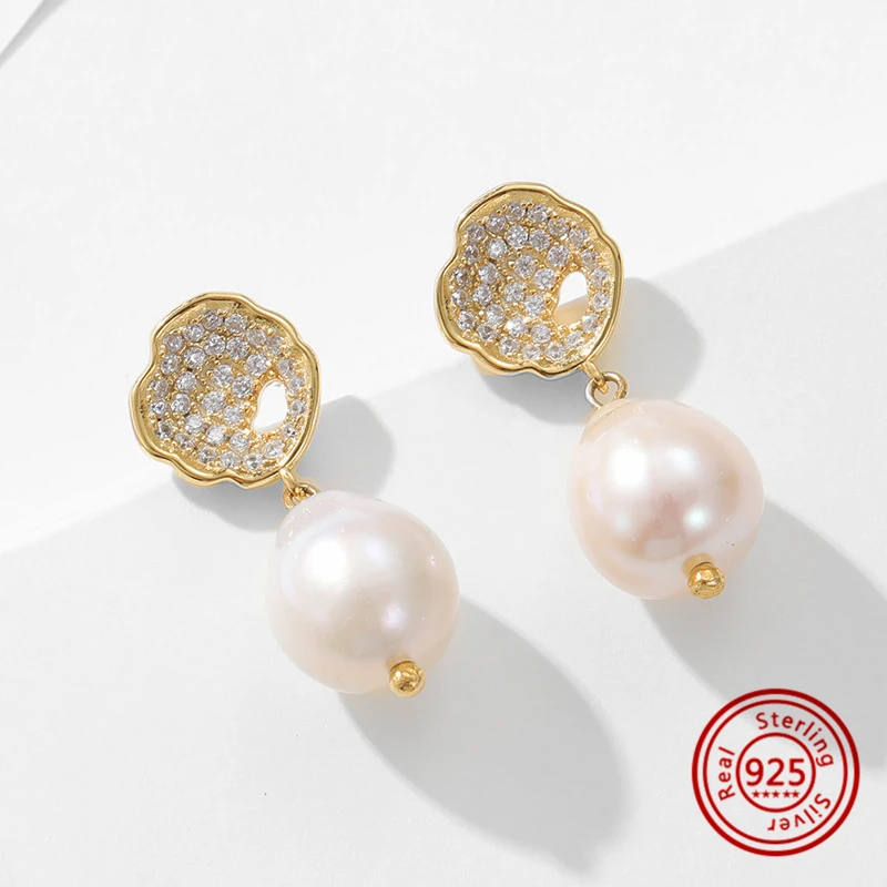 2023 New 925 Sterling Silver Natural Baroque Pearl Drop Earring for Women Luxury Ear Jewelry with Rose Zircon Elegant INS Style
2023 New 925 Sterling Silver Natural Baroque Pearl Drop Earring for Women Luxury Ear Jewelry with Rose Zircon Elegant INS Style