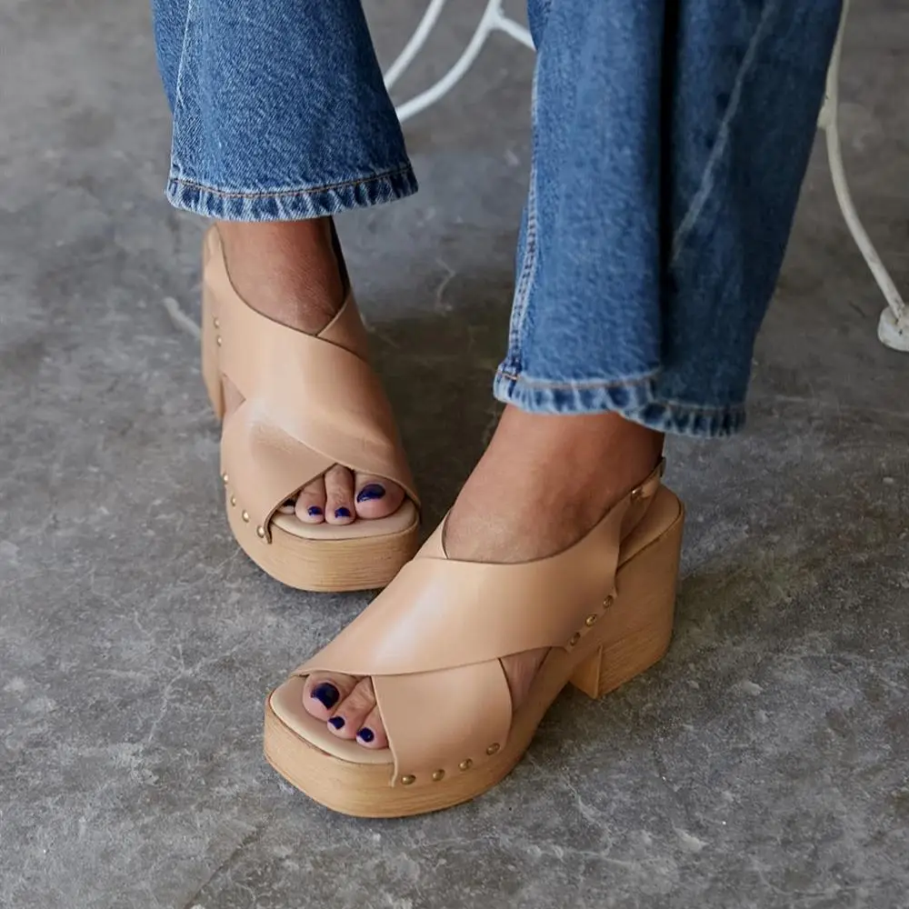 Edith Inner Exterior Genuine Leather Platform High Wood Look Light Sole Cross Strap Sandals Nude Black Metal Staples
Edith Inner Exterior Genuine Leather Platform High Wood Look Light Sole Cross Strap Sandals Nude Black Metal Staples