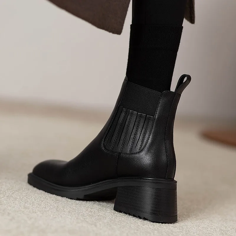 4new style medium heel British style square toe short boots Genuine leather thick heel women's
4new style medium heel British style square toe short boots Genuine leather thick heel women's