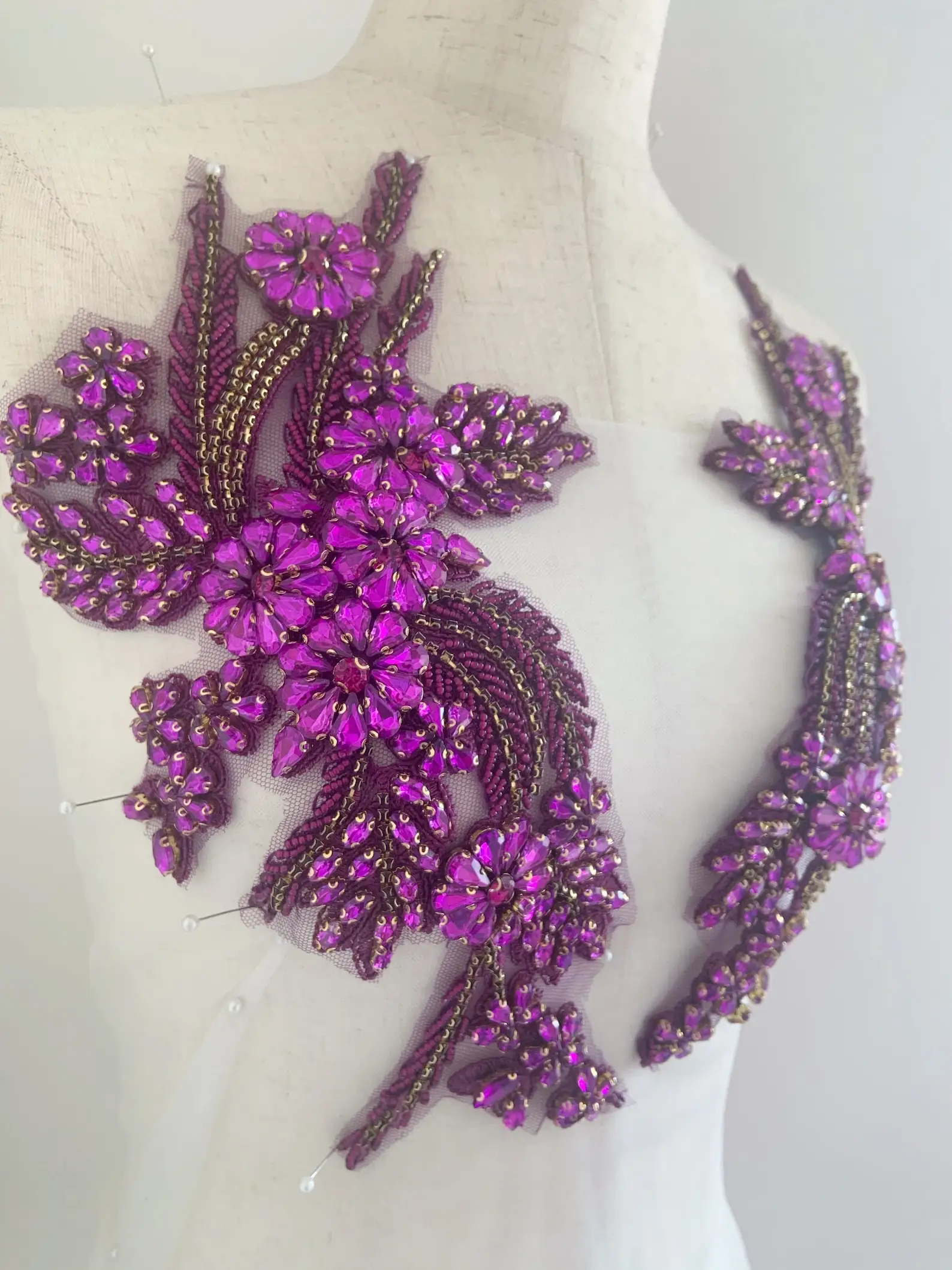 Hot Pink Rhinestones Applique Haute Couture Crystal Bodice Patch For Bridal Wedding Bridesmaids Dress Gown
Hot Pink Rhinestones Applique Haute Couture Crystal Bodice Patch For Bridal Wedding Bridesmaids Dress Gown