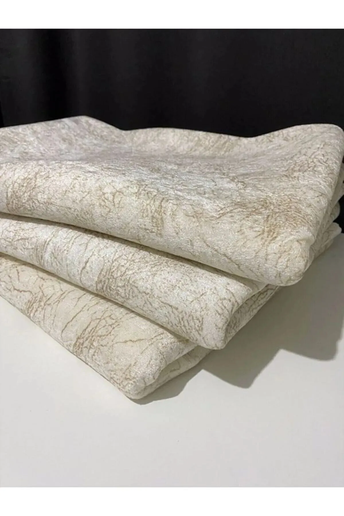 Faiend Home Cream Sponge Armchair Sofa Cover Vein Pattern Glossy, 100% Polyester Stain-Proof Silky Fabric.
Faiend Home Cream Sponge Armchair Sofa Cover Vein Pattern Glossy, 100% Polyester Stain-Proof Silky Fabric.