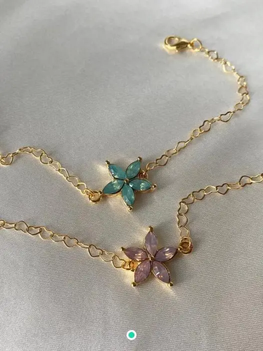Anti-tarnish bracelet with flower pattern, non-tarnish design bracelet with zikon stone
Anti-tarnish bracelet with flower pattern, non-tarnish design bracelet with zikon stone