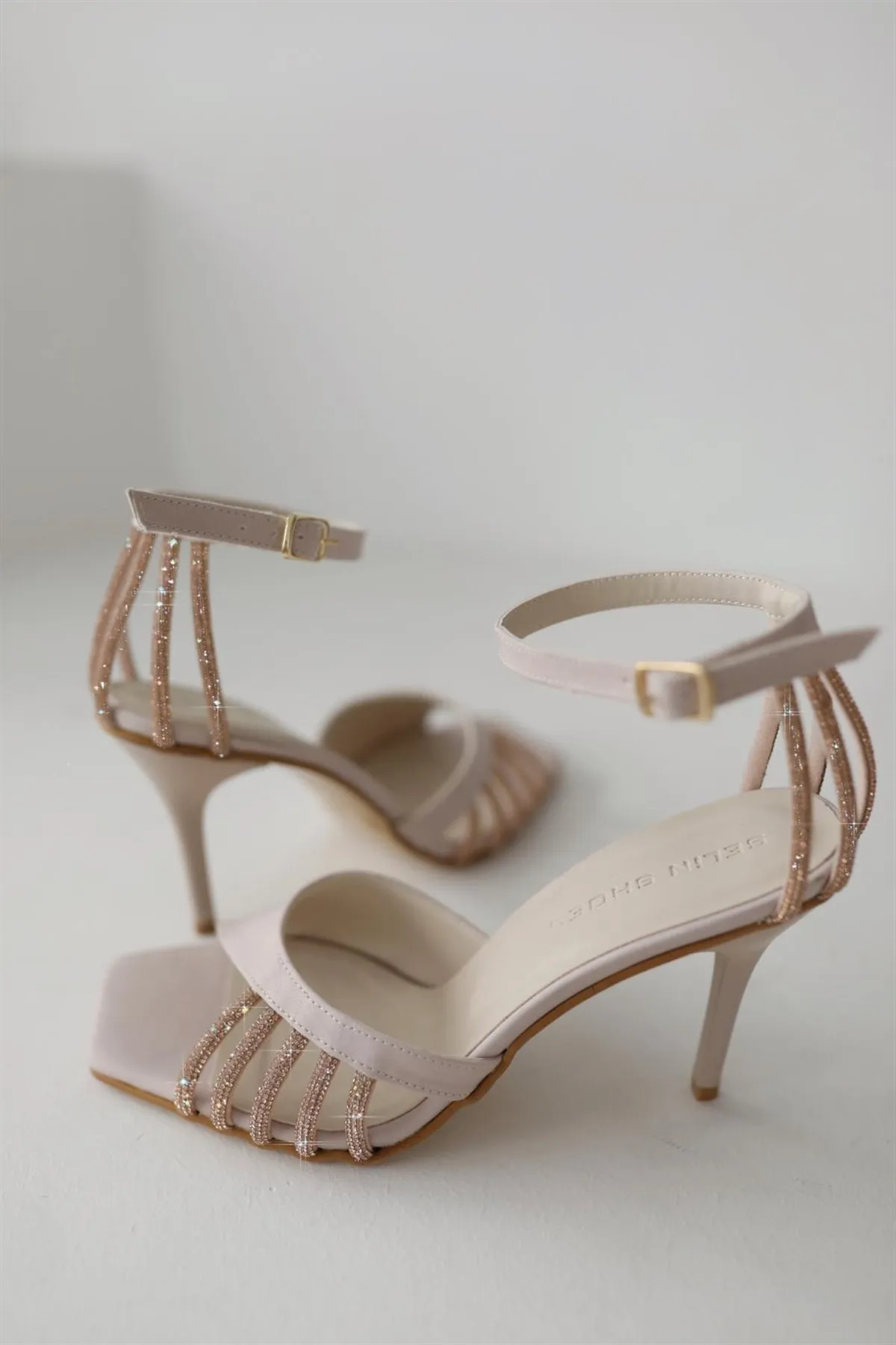 Gabriella Crystal Stone Ankle Strap Back Cage High Heels Women's Sandals Sax Blue Black Green Skin Colors Heels Women's Shoes
Gabriella Crystal Stone Ankle Strap Back Cage High Heels Women's Sandals Sax Blue Black Green Skin Colors Heels Women's Shoes