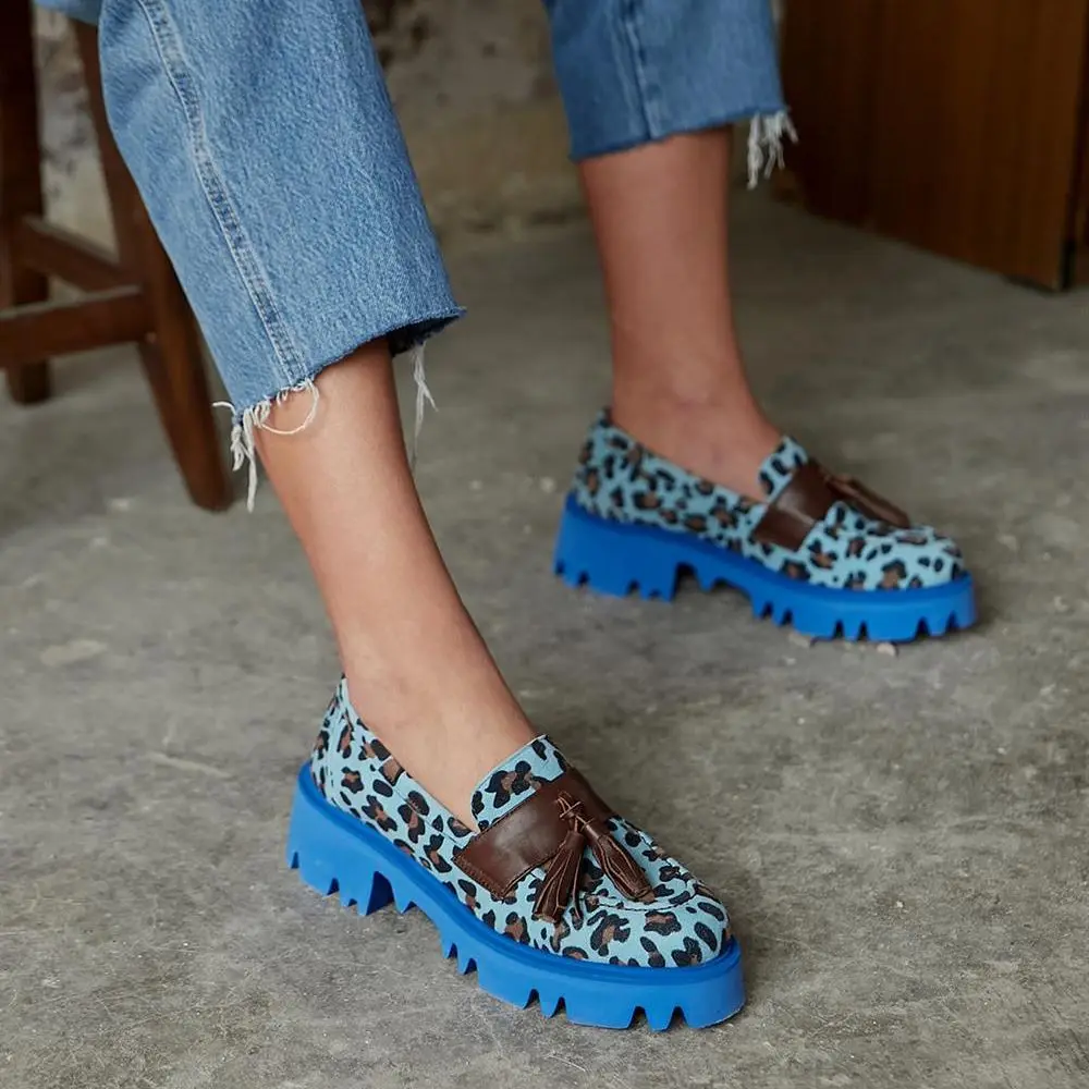 Mach Interior Exterior Genuine Leather Flat Platform Lightweight Eva Sole Tassel Detail Leopard Pattern Loafer Poshnmore Pink Bl
Mach Interior Exterior Genuine Leather Flat Platform Lightweight Eva Sole Tassel Detail Leopard Pattern Loafer Poshnmore Pink Bl