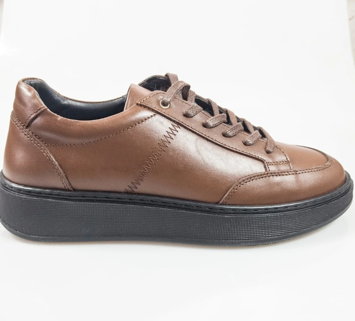 Genuine Leather Handmade Men Shoes Sneaker Black and Brown Colour Quality Quality Footwear 2022 New Collection
Genuine Leather Handmade Men Shoes Sneaker Black and Brown Colour Quality Quality Footwear 2022 New Collection