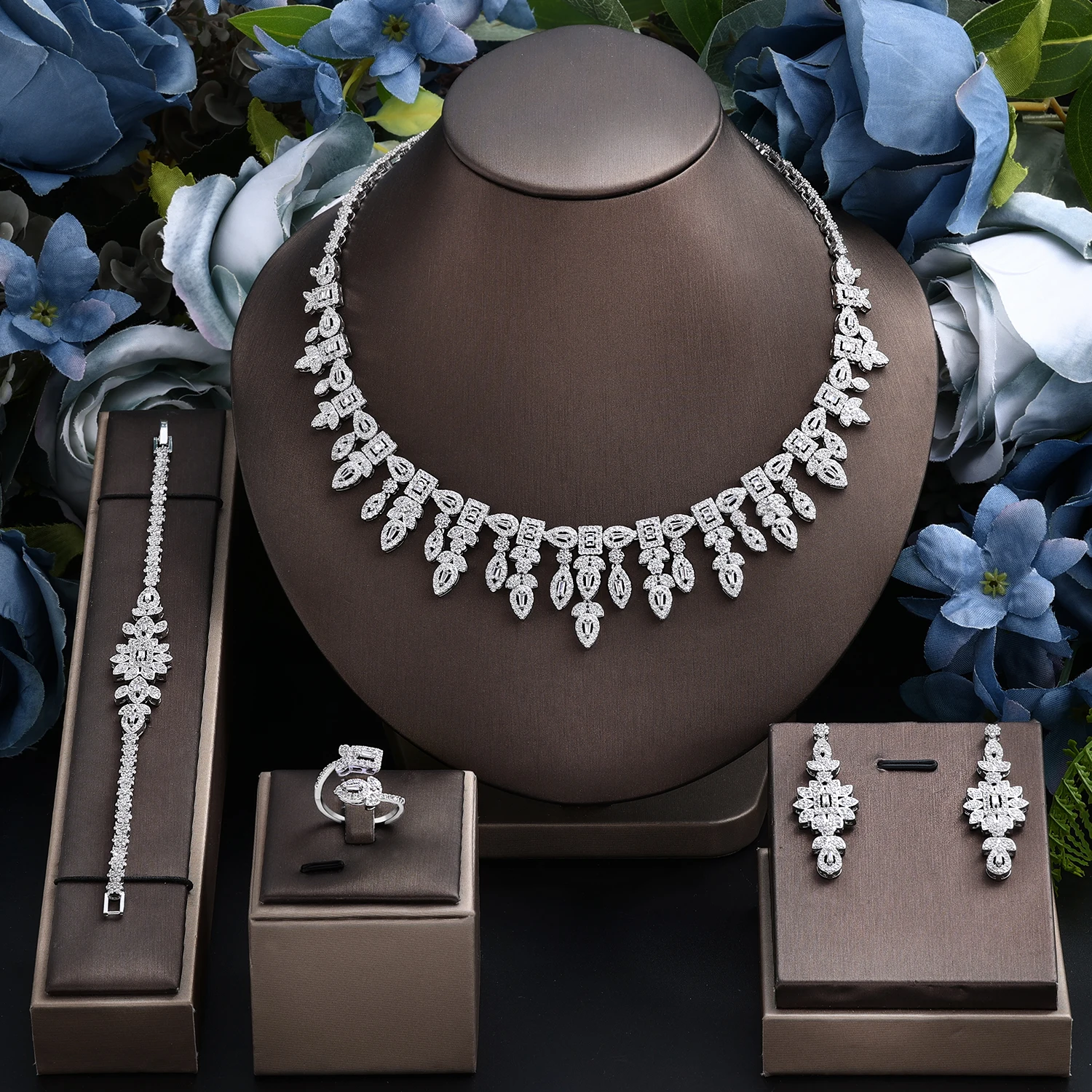 Nigeria 4pcs Bridal Zirconia Jewelry Sets For Women Party, Luxury Dubai Nigeria platinum plating CZ Crystal Wedding Jewelry Sets
Nigeria 4pcs Bridal Zirconia Jewelry Sets For Women Party, Luxury Dubai Nigeria platinum plating CZ Crystal Wedding Jewelry Sets