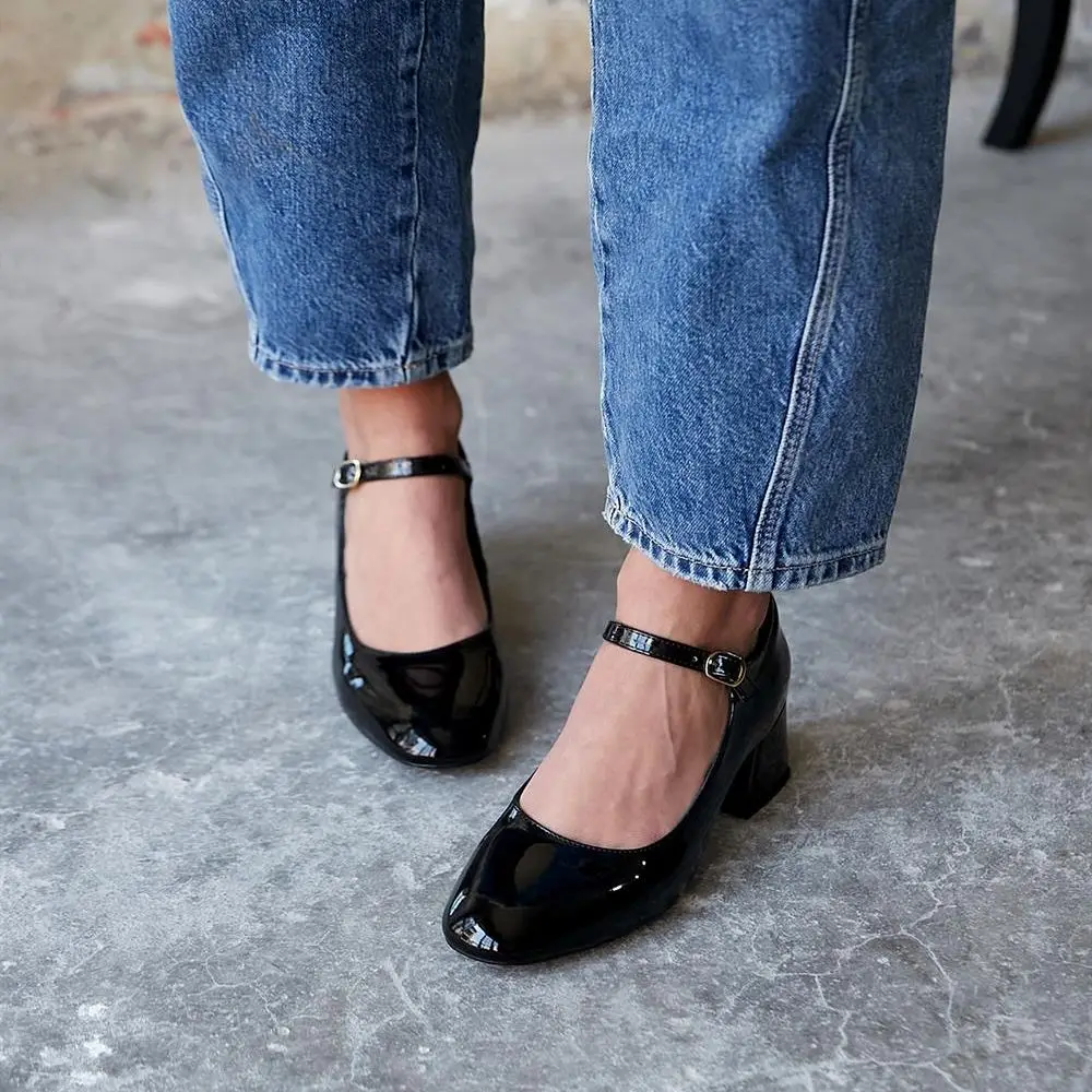Rendon Inner Real Leather Outer Artificial Leather Patent Leather Thick Heeled Round Toe Under-Ankle Strap Women's Shoes Black N
Rendon Inner Real Leather Outer Artificial Leather Patent Leather Thick Heeled Round Toe Under-Ankle Strap Women's Shoes Black N