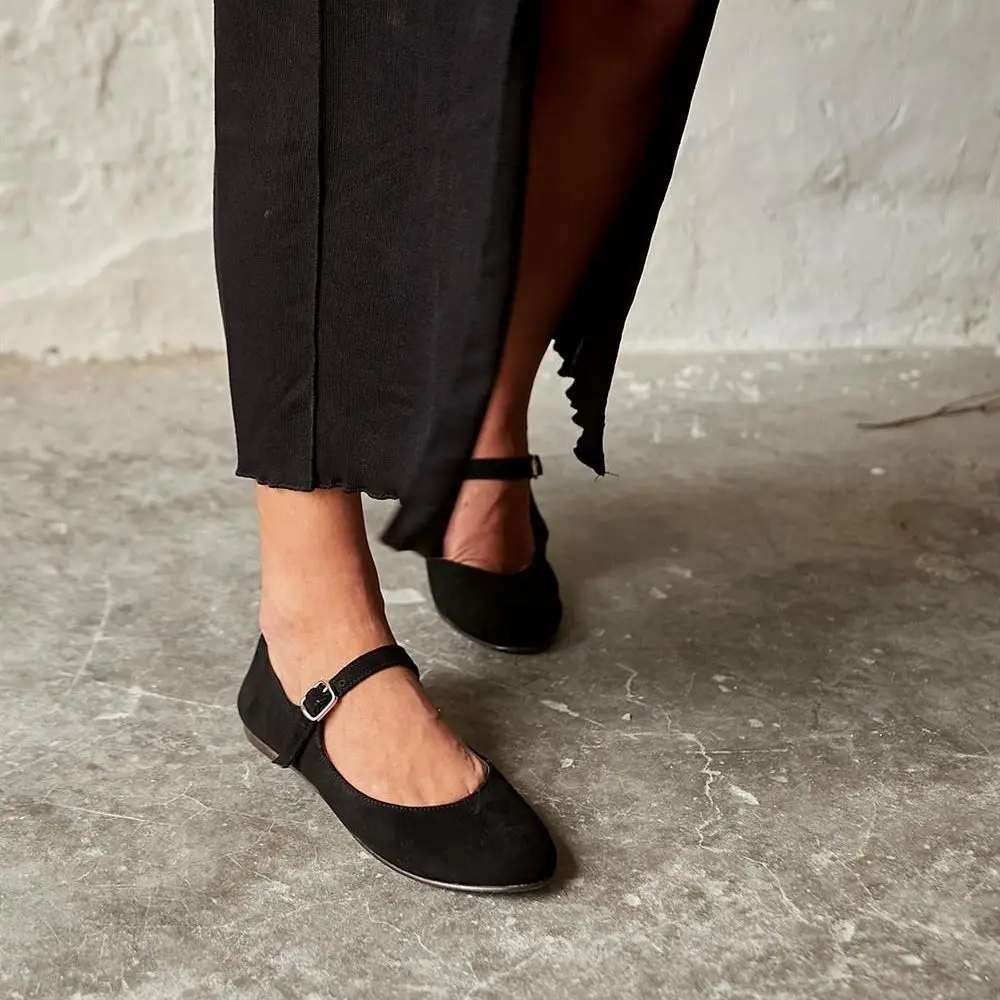 Gent Genuine Leather Suede Flat Sole Belted Round Toe Women's Flats Black Mink Cute Flat
Gent Genuine Leather Suede Flat Sole Belted Round Toe Women's Flats Black Mink Cute Flat