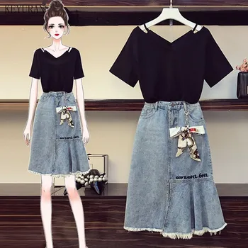 Plus Size Female Denim Skirt Two Pieces Suits 2020 Summer New V Neck Black T-Shirt Tops + Ruffles Jean Midi Skirt 2 Piece Sets
Plus Size Female Denim Skirt Two Pieces Suits 2020 Summer New V Neck Black T-Shirt Tops + Ruffles Jean Midi Skirt 2 Piece Sets