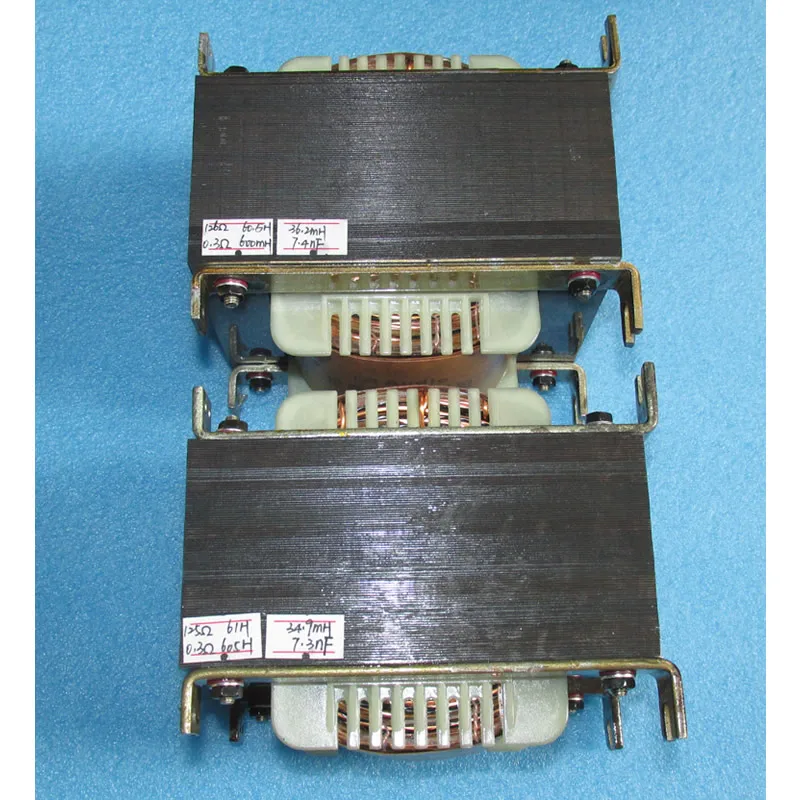 FU13 (813) tube power amplifier push-pull output transformer 7.5K / 8Ω 260W triode connection method, EI133*65mm Z11 iron core
FU13 (813) tube power amplifier push-pull output transformer 7.5K / 8Ω 260W triode connection method, EI133*65mm Z11 iron core