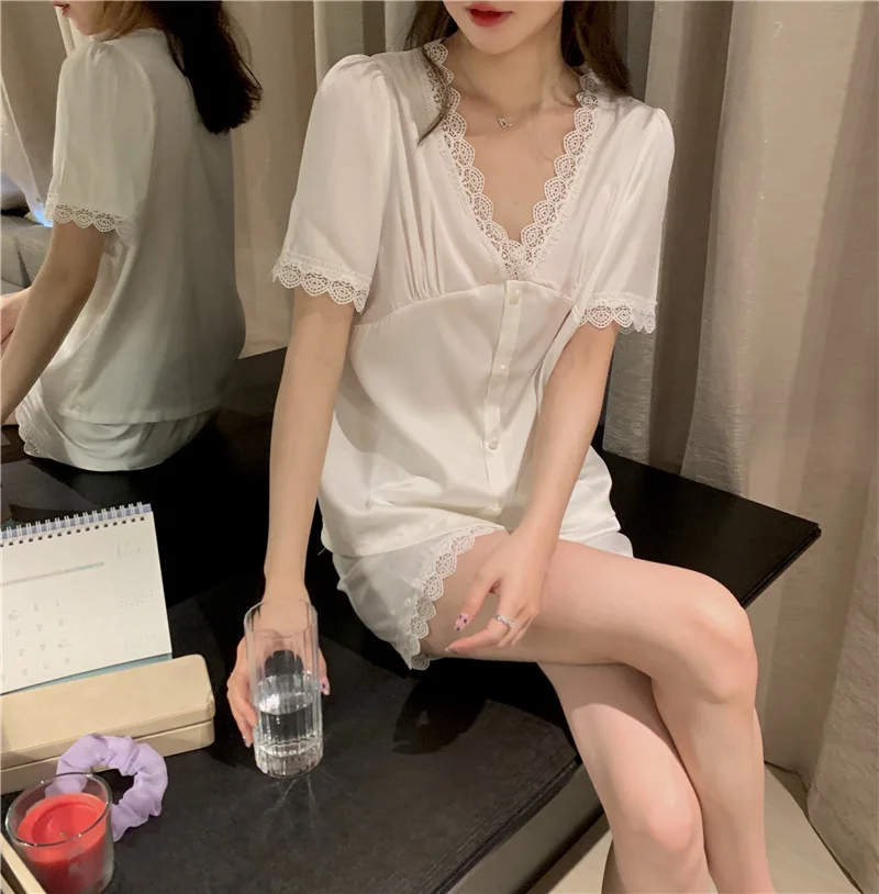 Women Sexy V-Neck Top&Shorts 2PCS Pajamas Suit Sweet Lace Trim Pyjama Summer New Home Clothes Lounge Ice Silk Sleepwear
Women Sexy V-Neck Top&Shorts 2PCS Pajamas Suit Sweet Lace Trim Pyjama Summer New Home Clothes Lounge Ice Silk Sleepwear