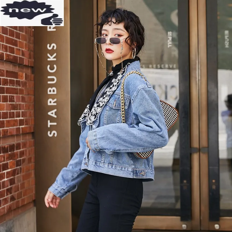 2021 Autumn Streetwear Jeans Jacket Pockets Vintage Loose V-Neck Embroidered Flowers Single Breasted Fashion Womens Outerwear
2021 Autumn Streetwear Jeans Jacket Pockets Vintage Loose V-Neck Embroidered Flowers Single Breasted Fashion Womens Outerwear