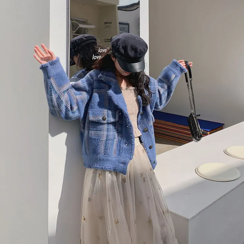 Photo Shoot CHIC Retro Plaid Mink Plush Fold-down Collar Single Breasted Loose-Fit Versatile Short Jacket Coat Women's
Photo Shoot CHIC Retro Plaid Mink Plush Fold-down Collar Single Breasted Loose-Fit Versatile Short Jacket Coat Women's