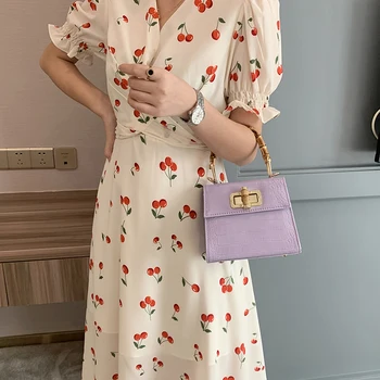 2020 New Women's Bag Small Hand Bag Crocodile Pattern Handbag Ostrich Pattern Handbag Retro Small Square Bag Popular Bags
2020 New Women's Bag Small Hand Bag Crocodile Pattern Handbag Ostrich Pattern Handbag Retro Small Square Bag Popular Bags