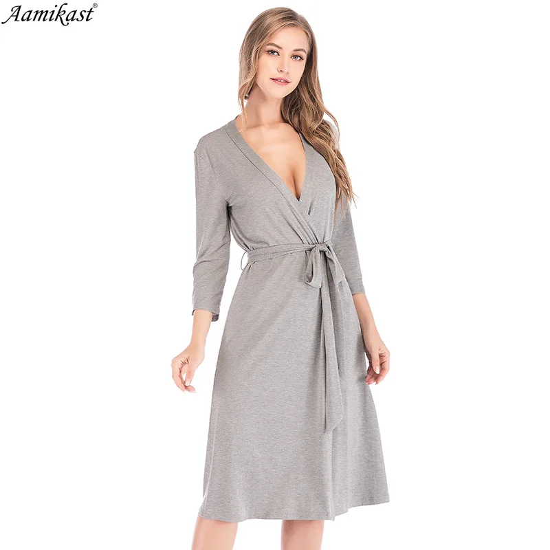 Women's Loose Sleeve 2020 Autumn and Winter Robe Leisure Tops Three-Quarter New Stitching Nightgown
Women's Loose Sleeve 2020 Autumn and Winter Robe Leisure Tops Three-Quarter New Stitching Nightgown
